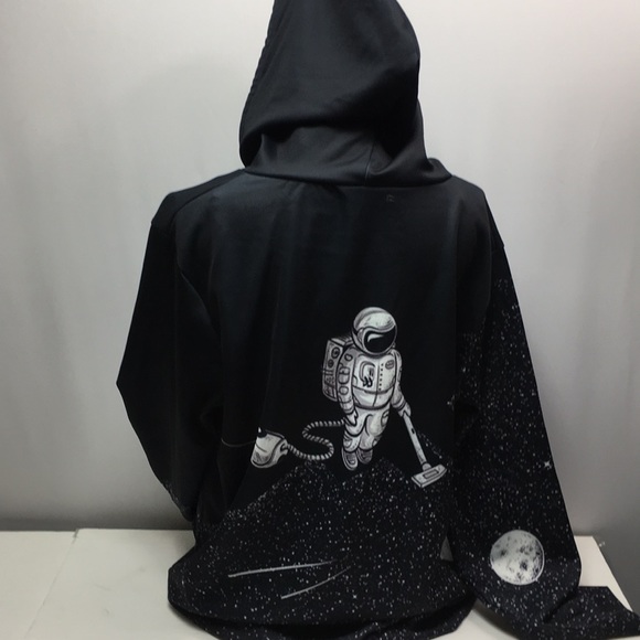 Hoodie pull-over. - Picture 6 of 6